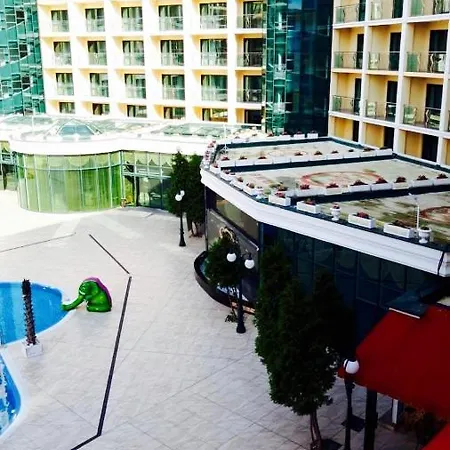 Apartment Planeta Hotel- Miramar Апартамент A *