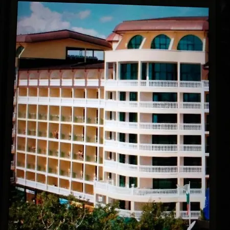 Apartment Planeta Hotel- Miramar Апартамент A
