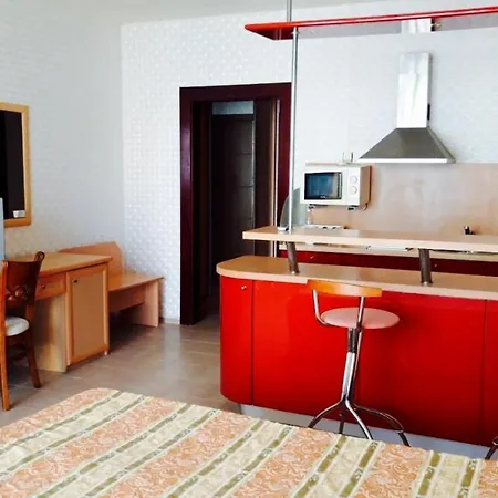 Planeta Hotel- Miramar Апартамент A Napospart